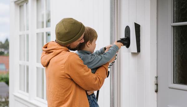 Tillsammans med Circle K lanserar Elkedjan laddlösning för hem och arbetsplats