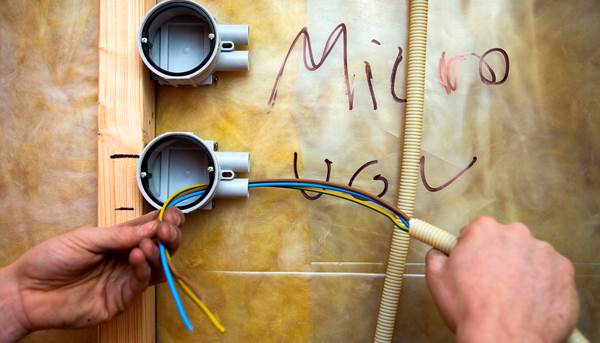 Vad gör en vanlig elektriker?